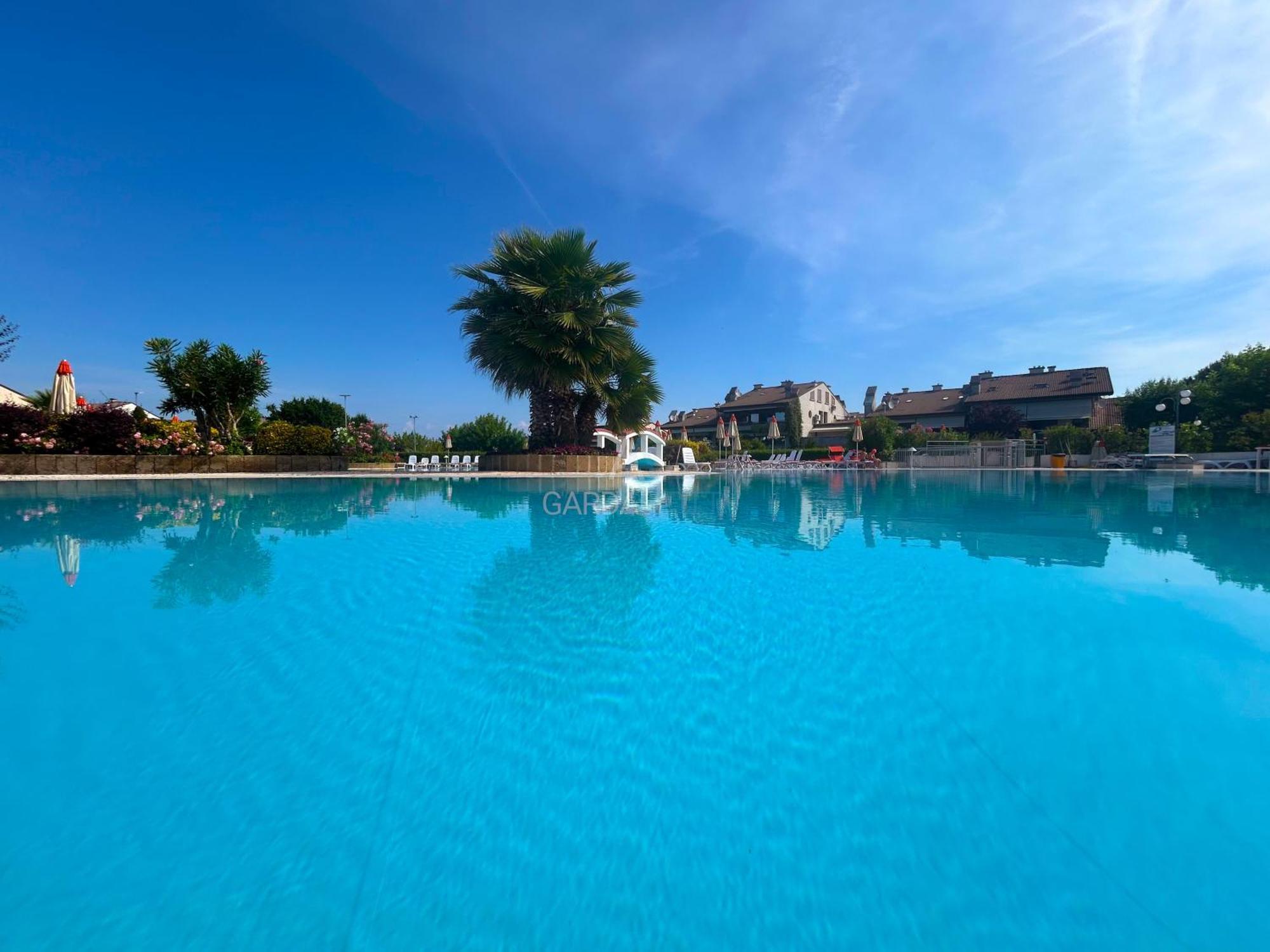 Perla Apartment - 3 Piscine E Un Bar - Desenzano Desenzano del Garda Exteriör bild