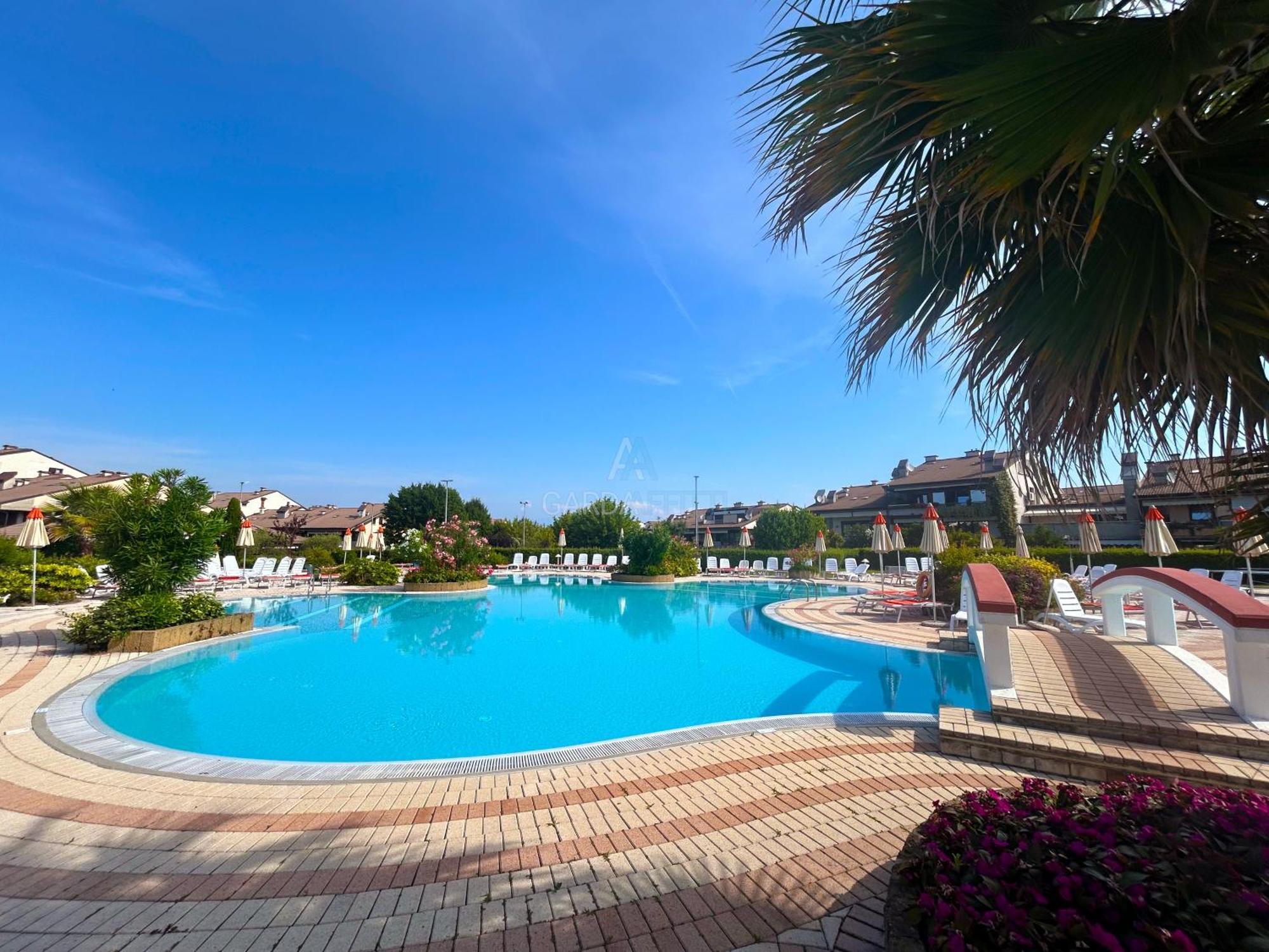 Perla Apartment - 3 Piscine E Un Bar - Desenzano Desenzano del Garda Exteriör bild