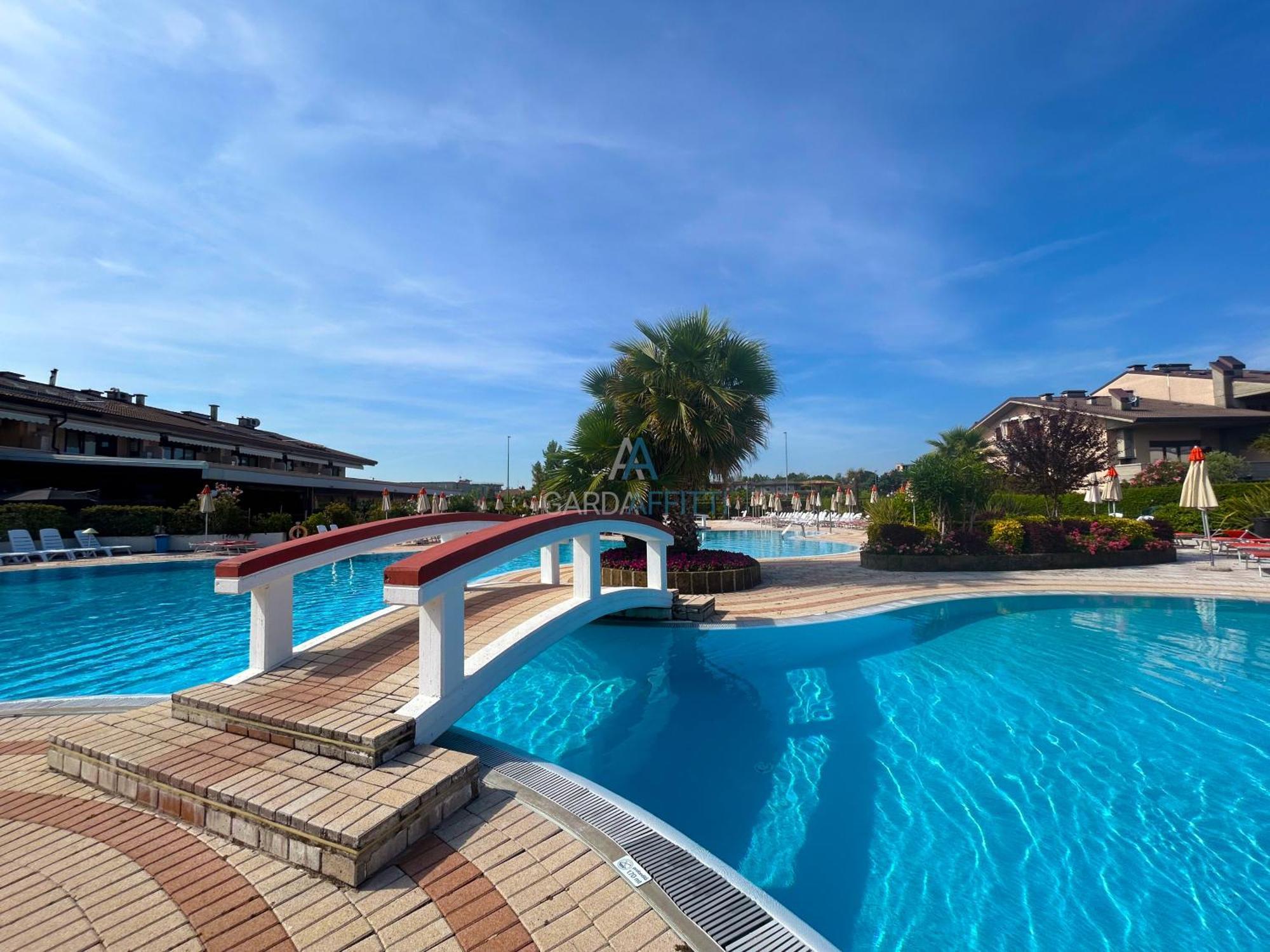 Perla Apartment - 3 Piscine E Un Bar - Desenzano Desenzano del Garda Exteriör bild