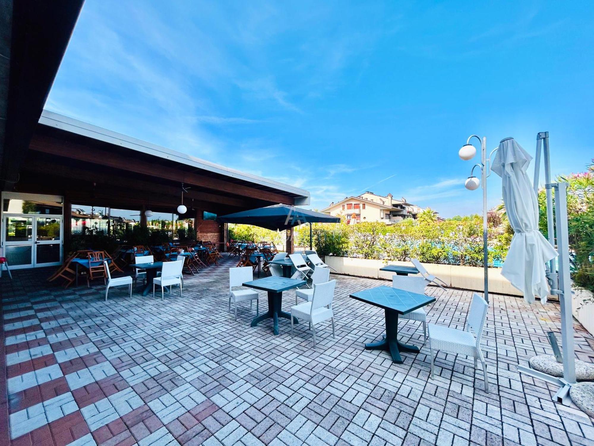 Perla Apartment - 3 Piscine E Un Bar - Desenzano Desenzano del Garda Exteriör bild
