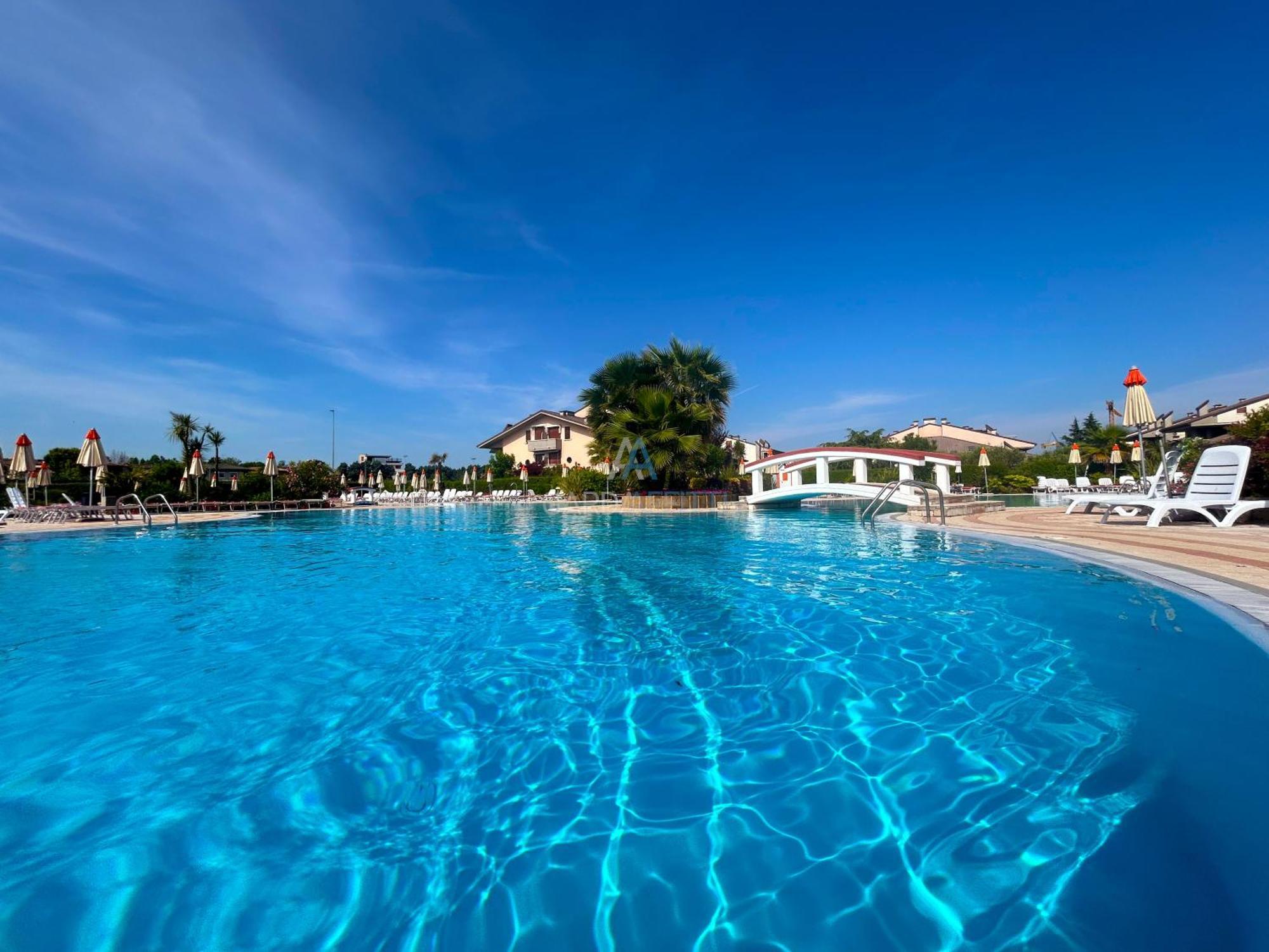 Perla Apartment - 3 Piscine E Un Bar - Desenzano Desenzano del Garda Exteriör bild