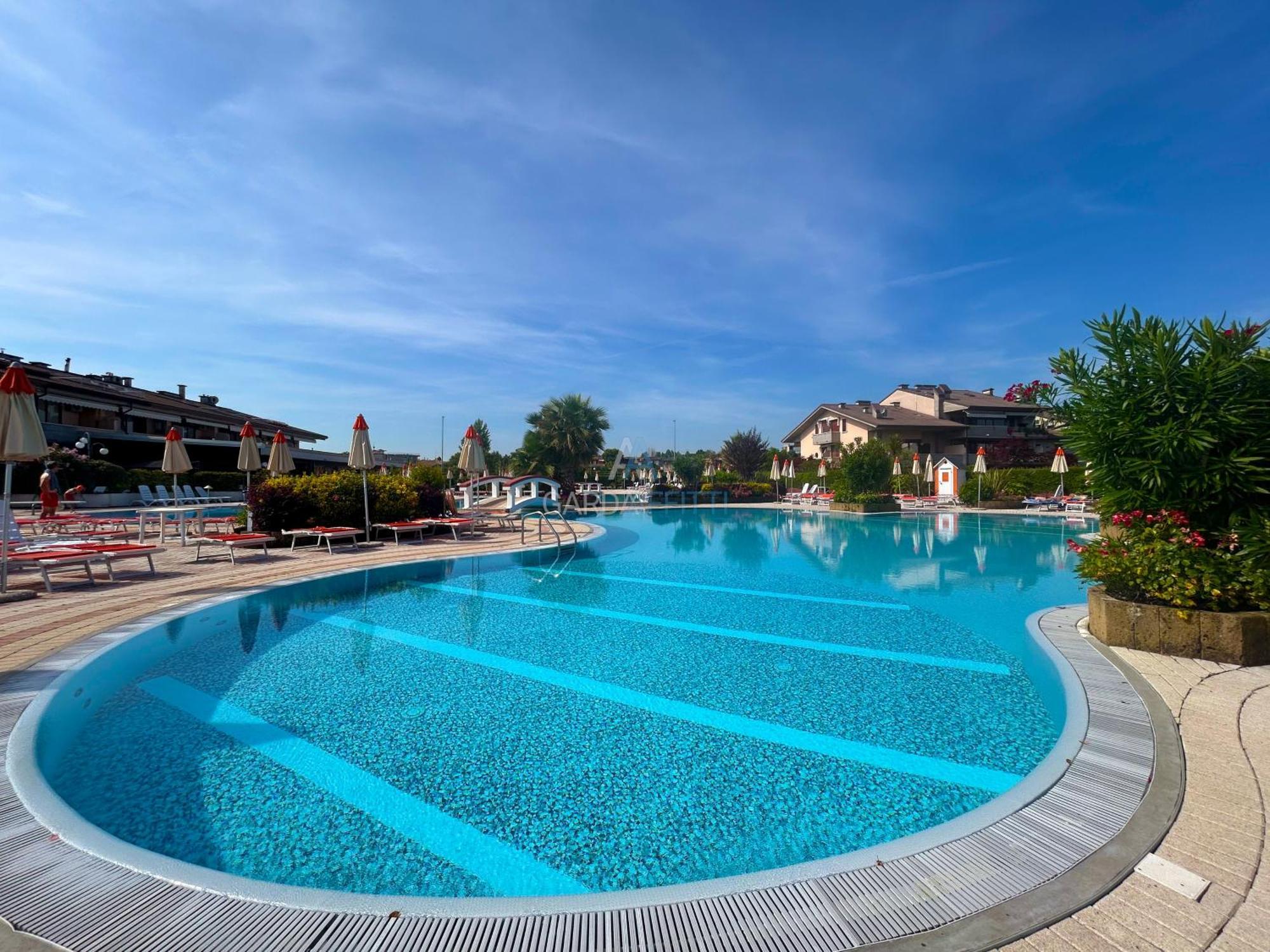 Perla Apartment - 3 Piscine E Un Bar - Desenzano Desenzano del Garda Exteriör bild